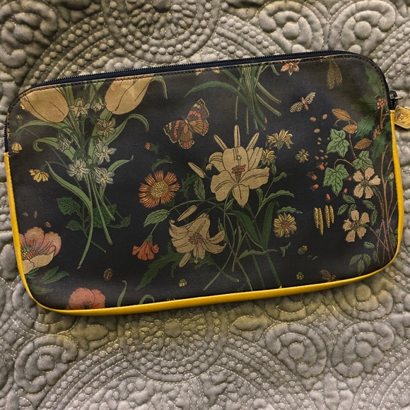 Gucci Black Floral Clutch - Picture 2 of 9